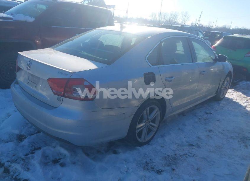 Photo 4 of 2014 Volkswagen Passat 1.8T SE (VIN 1VWBT7A3XEC049338)
