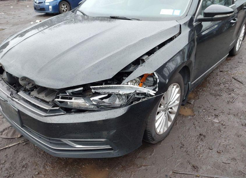 Photo 16 of 2016 Volkswagen Passat 1.8T SE (VIN 1VWBT7A3XGC008954)