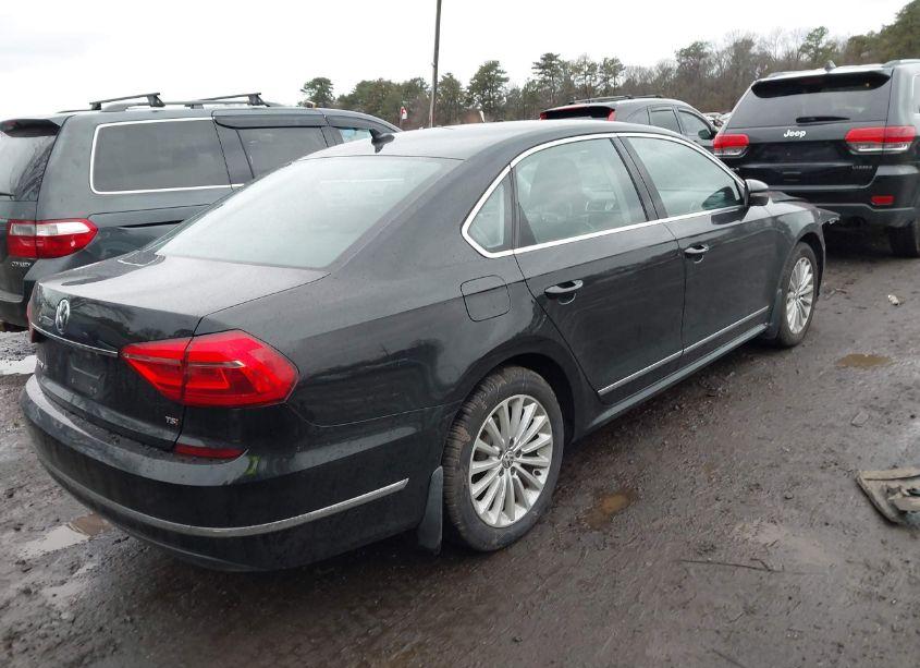 Photo 4 of 2016 Volkswagen Passat 1.8T SE (VIN 1VWBT7A3XGC008954)