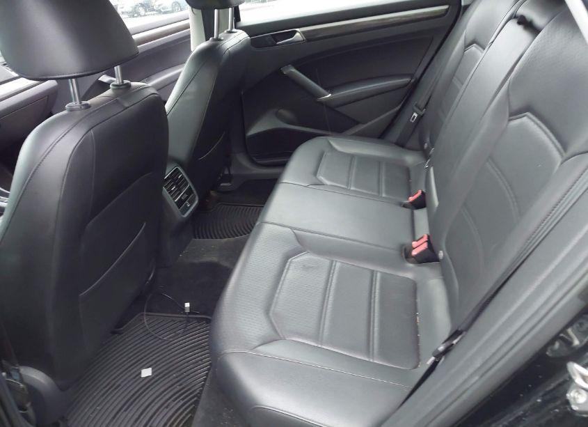 Photo 8 of 2016 Volkswagen Passat 1.8T SE (VIN 1VWBT7A3XGC008954)