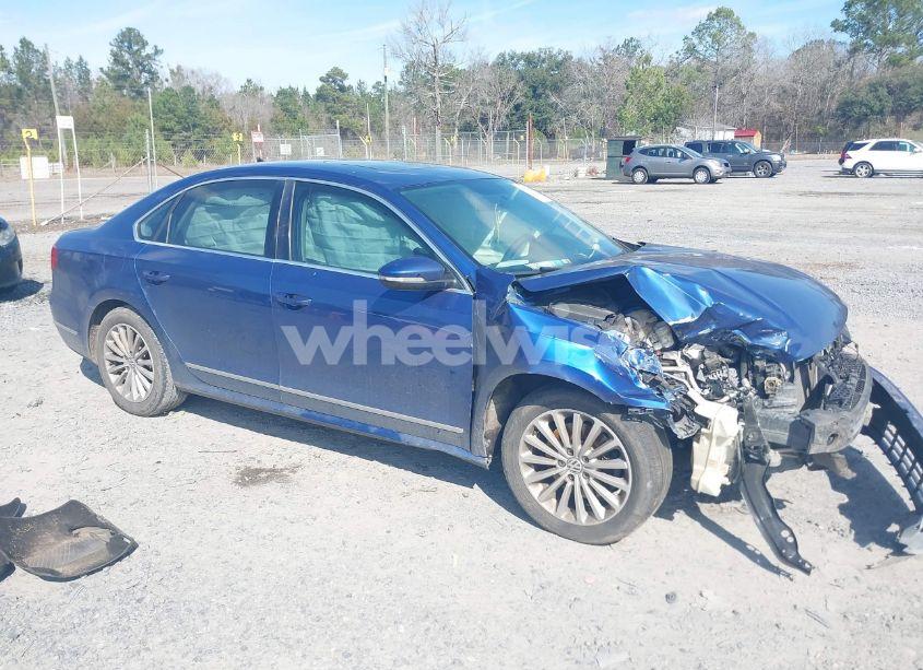 2016 Volkswagen Passat 1.8T SE (VIN 1VWBT7A3XGC025110) main photo