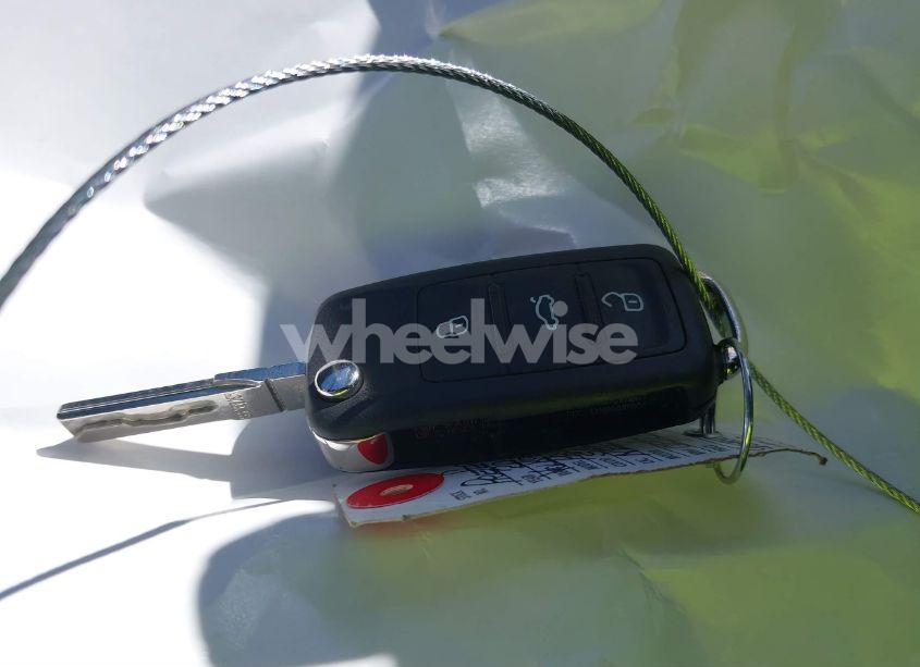 Photo 11 of 2016 Volkswagen Passat 1.8T SE (VIN 1VWBT7A3XGC048208)