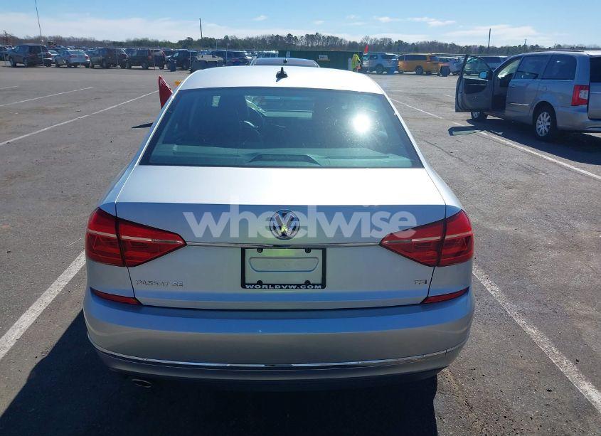 Photo 16 of 2016 Volkswagen Passat 1.8T SE (VIN 1VWBT7A3XGC048208)