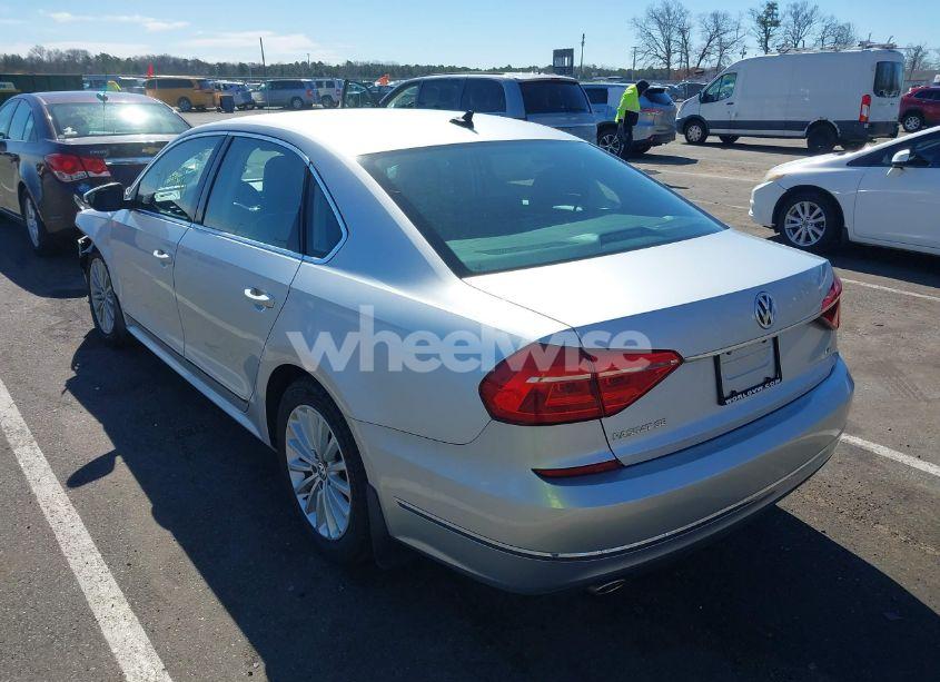 Photo 3 of 2016 Volkswagen Passat 1.8T SE (VIN 1VWBT7A3XGC048208)