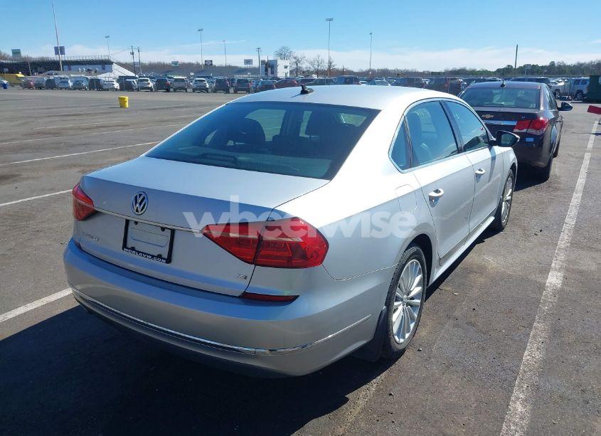 Photo 4 of 2016 Volkswagen Passat 1.8T SE (VIN 1VWBT7A3XGC048208)