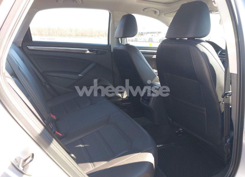 Photo 8 of 2016 Volkswagen Passat 1.8T SE (VIN 1VWBT7A3XGC048208)