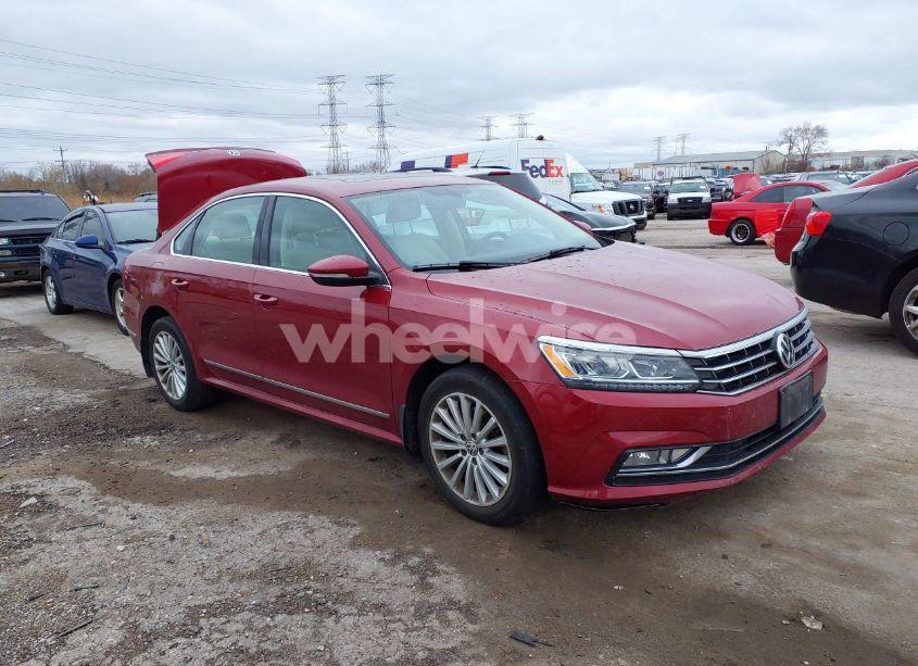 2016 Volkswagen Passat 1.8T SE (VIN 1VWBT7A3XGC055174) main photo