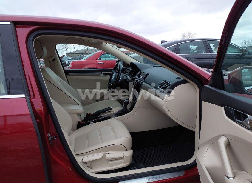 Photo 5 of 2016 Volkswagen Passat 1.8T SE (VIN 1VWBT7A3XGC055174)