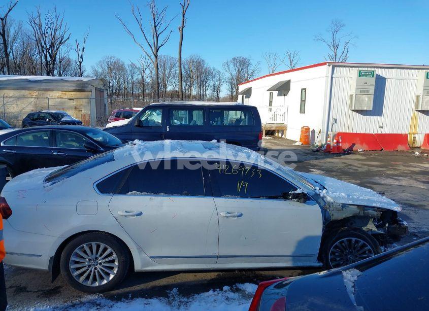 Photo 13 of 2017 Volkswagen Passat 1.8T SE (VIN 1VWBT7A3XHC003822)