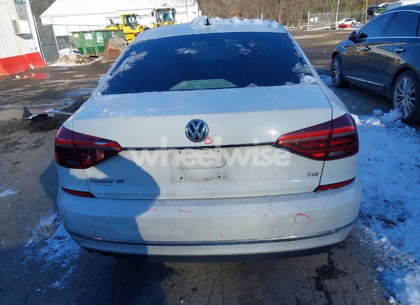 Photo 16 of 2017 Volkswagen Passat 1.8T SE (VIN 1VWBT7A3XHC003822)