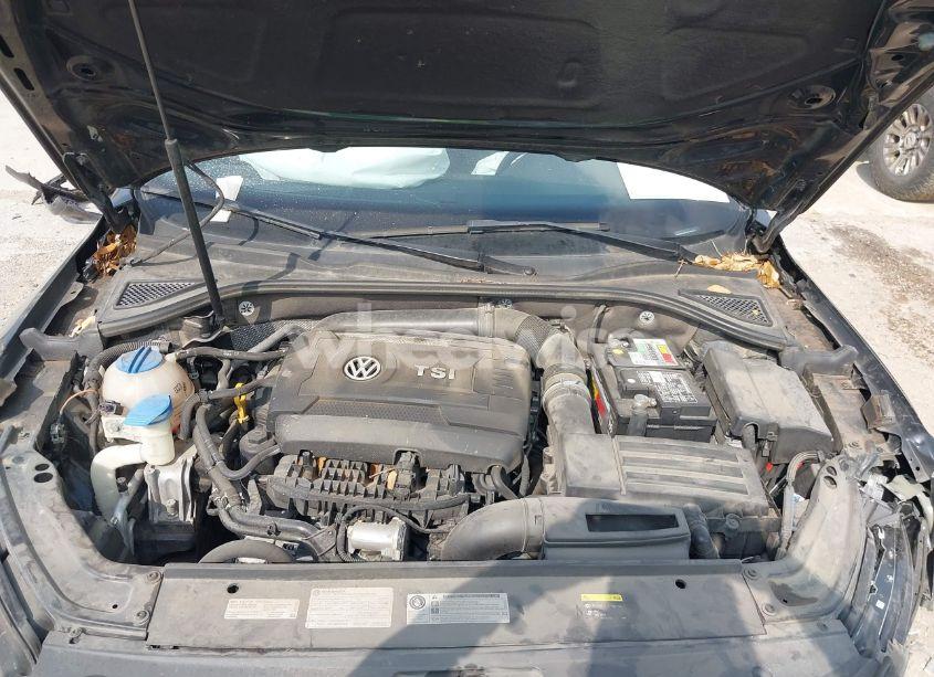 Photo 10 of 2017 Volkswagen Passat 1.8T SE (VIN 1VWBT7A3XHC030504)