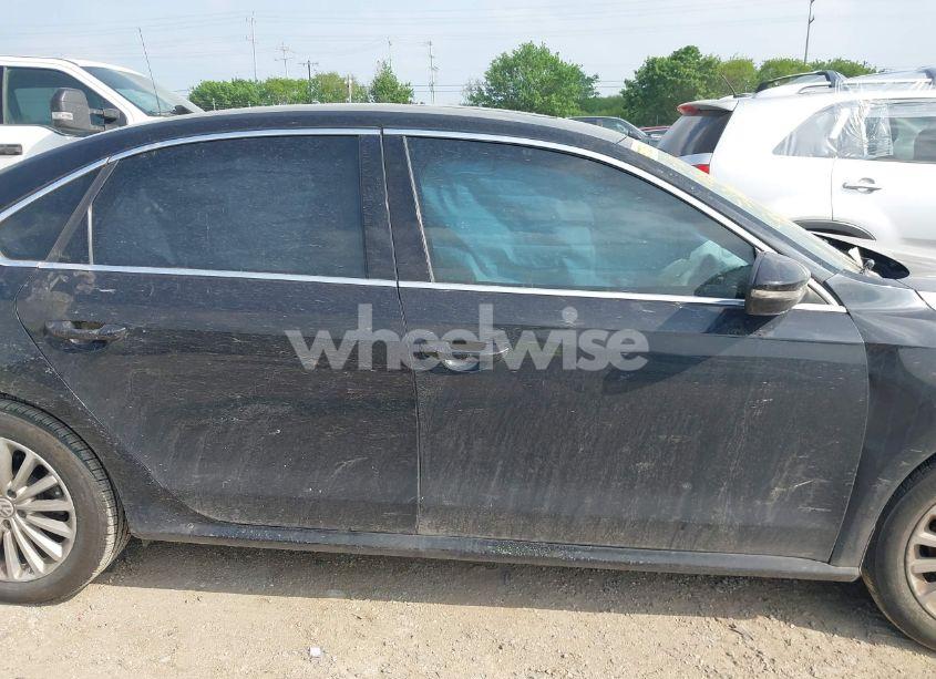 Photo 13 of 2017 Volkswagen Passat 1.8T SE (VIN 1VWBT7A3XHC030504)