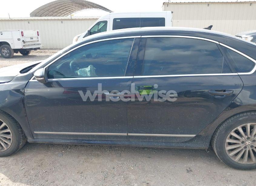 Photo 14 of 2017 Volkswagen Passat 1.8T SE (VIN 1VWBT7A3XHC030504)