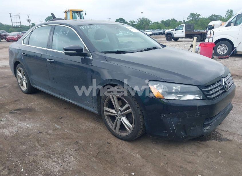 2015 Volkswagen Passat 2.0L TDI SE (VIN 1VWBV7A32FC034506) main photo