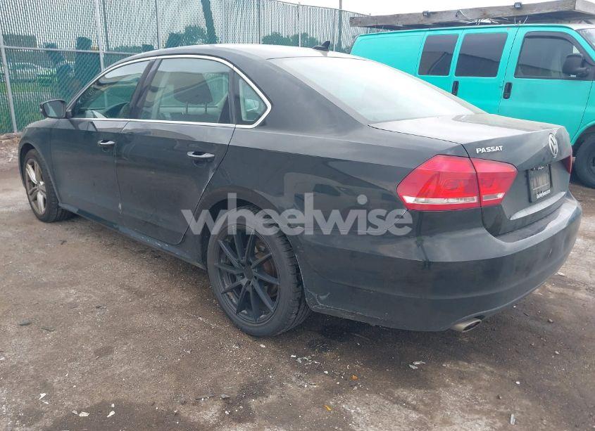 Photo 3 of 2015 Volkswagen Passat 2.0L TDI SE (VIN 1VWBV7A32FC034506)