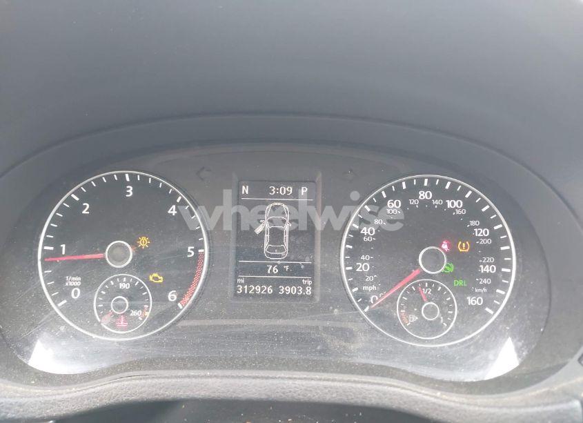 Photo 7 of 2015 Volkswagen Passat 2.0L TDI SE (VIN 1VWBV7A32FC034506)