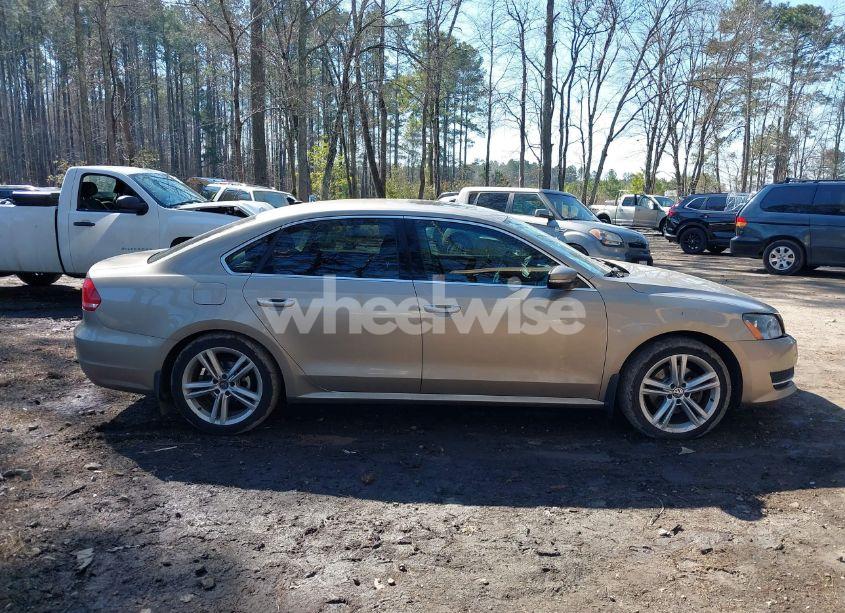 Photo 13 of 2015 Volkswagen Passat 2.0L TDI SE (VIN 1VWBV7A33FC056451)