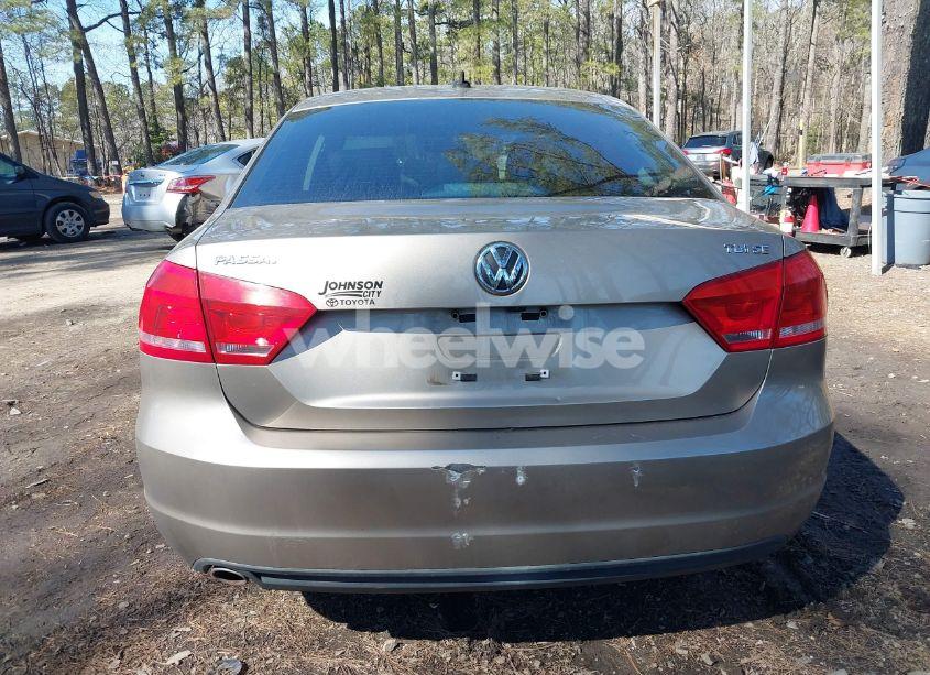 Photo 16 of 2015 Volkswagen Passat 2.0L TDI SE (VIN 1VWBV7A33FC056451)
