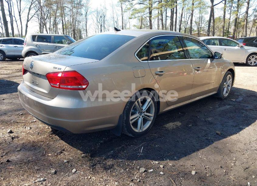 Photo 4 of 2015 Volkswagen Passat 2.0L TDI SE (VIN 1VWBV7A33FC056451)