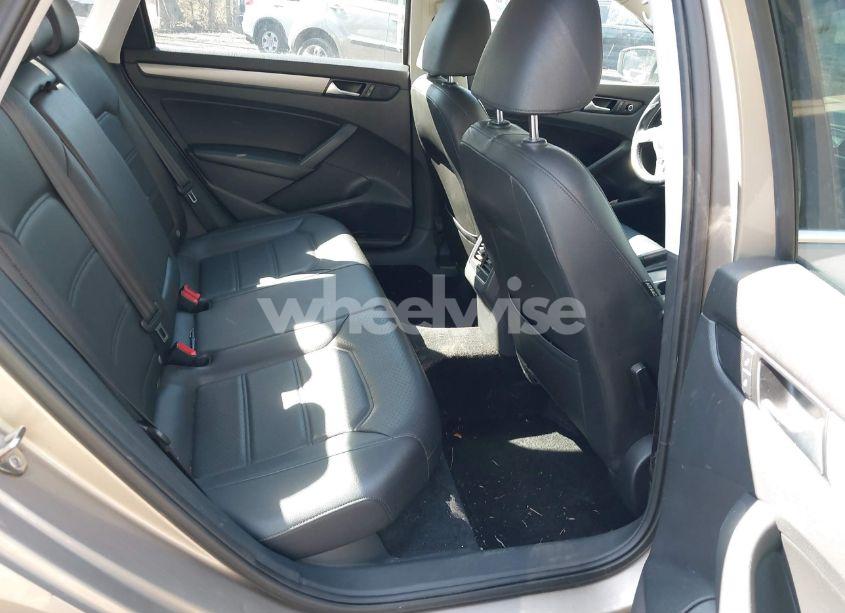 Photo 8 of 2015 Volkswagen Passat 2.0L TDI SE (VIN 1VWBV7A33FC056451)