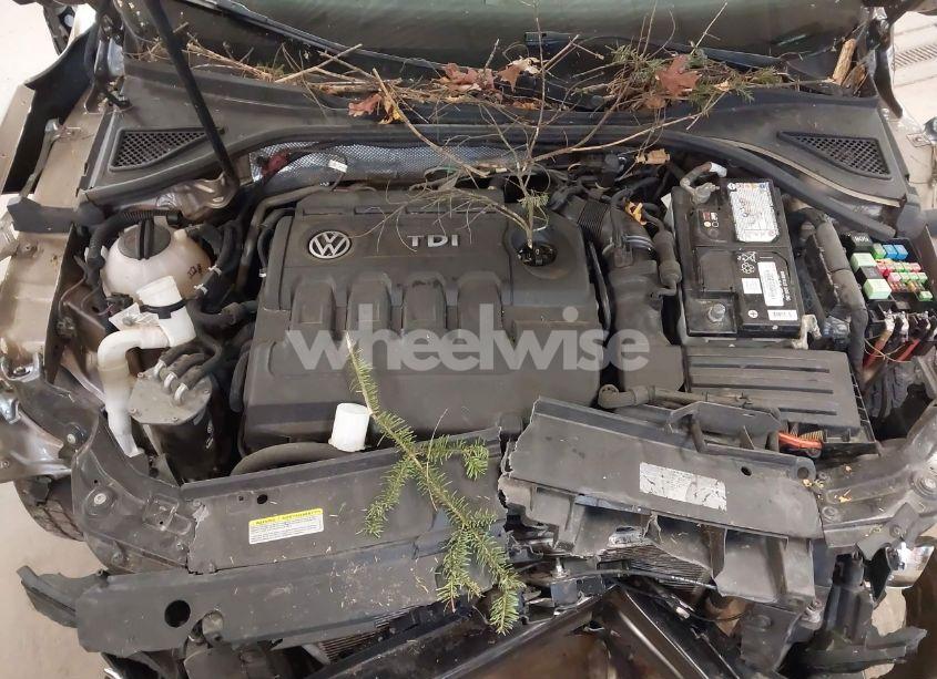 Photo 10 of 2015 Volkswagen Passat 2.0L TDI SE (VIN 1VWBV7A34FC069855)