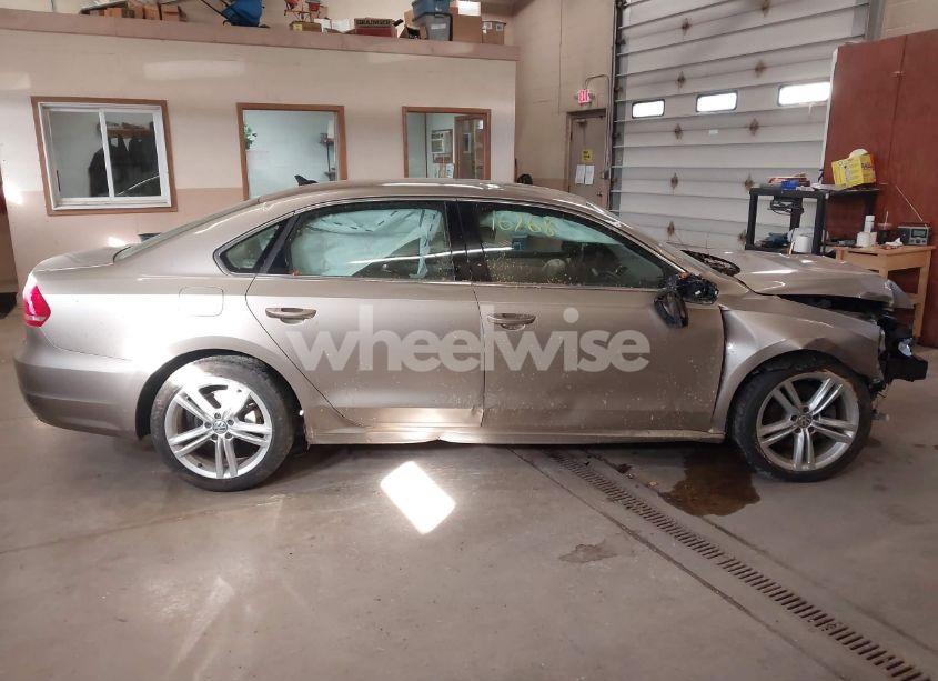 Photo 13 of 2015 Volkswagen Passat 2.0L TDI SE (VIN 1VWBV7A34FC069855)