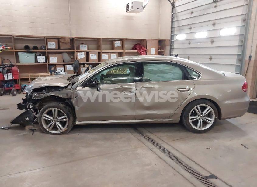Photo 14 of 2015 Volkswagen Passat 2.0L TDI SE (VIN 1VWBV7A34FC069855)