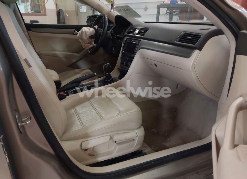 Photo 5 of 2015 Volkswagen Passat 2.0L TDI SE (VIN 1VWBV7A34FC069855)