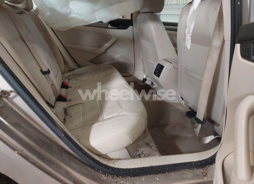 Photo 8 of 2015 Volkswagen Passat 2.0L TDI SE (VIN 1VWBV7A34FC069855)