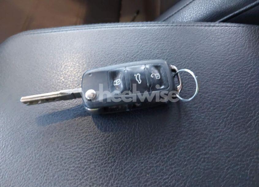 Photo 11 of 2015 Volkswagen Passat 2.0L TDI SE (VIN 1VWBV7A34FC073646)