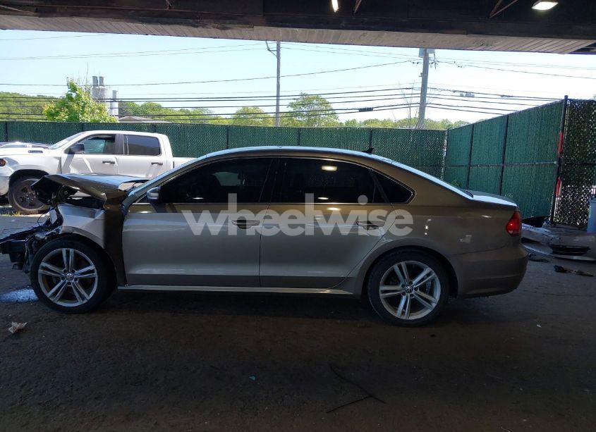 Photo 15 of 2015 Volkswagen Passat 2.0L TDI SE (VIN 1VWBV7A34FC073646)