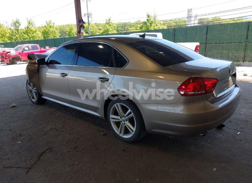Photo 3 of 2015 Volkswagen Passat 2.0L TDI SE (VIN 1VWBV7A34FC073646)