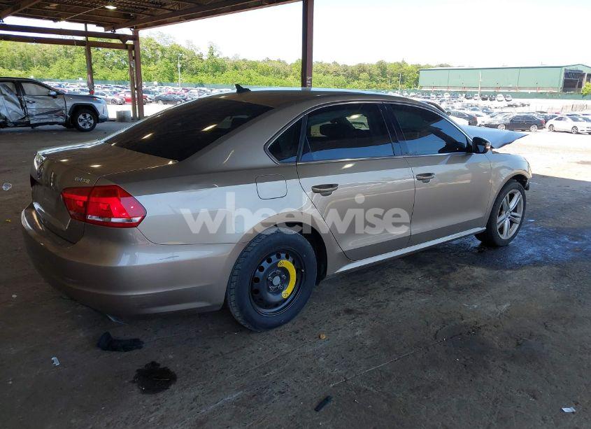 Photo 4 of 2015 Volkswagen Passat 2.0L TDI SE (VIN 1VWBV7A34FC073646)