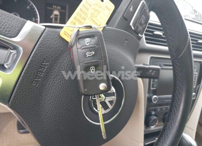 Photo 11 of 2015 Volkswagen Passat 2.0L TDI SE (VIN 1VWBV7A34FC084890)