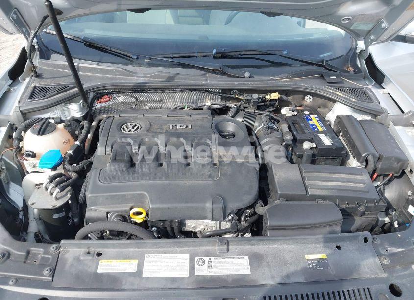 Photo 10 of 2015 Volkswagen Passat 2.0L TDI SE (VIN 1VWBV7A34FC085960)