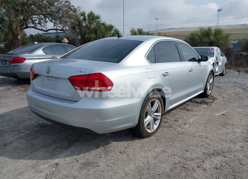 Photo 4 of 2015 Volkswagen Passat 2.0L TDI SE (VIN 1VWBV7A34FC085960)