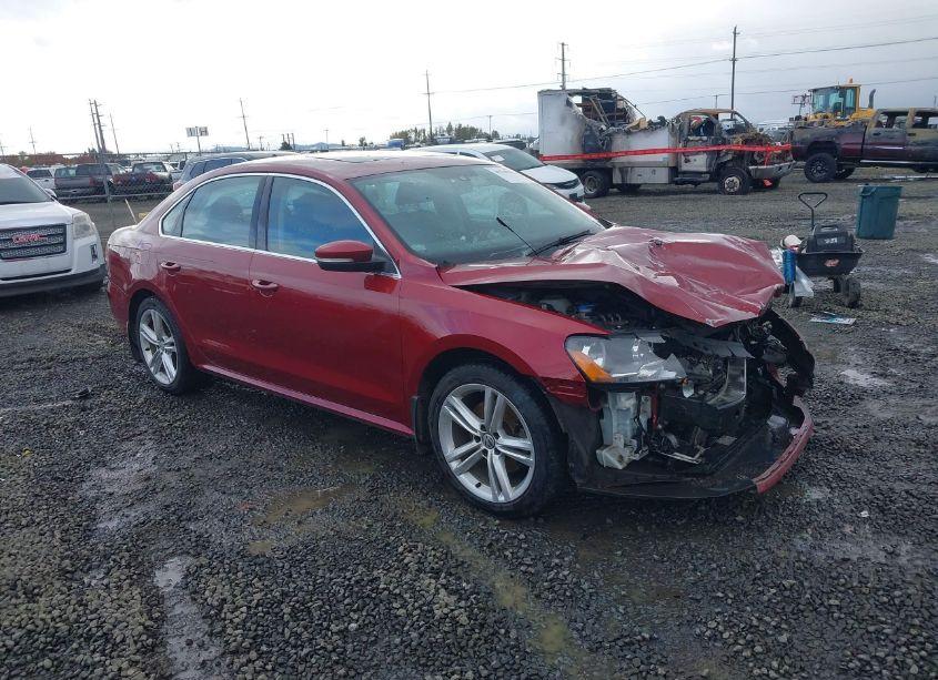 2015 Volkswagen Passat 2.0L TDI SE (VIN 1VWBV7A35FC013987) main photo