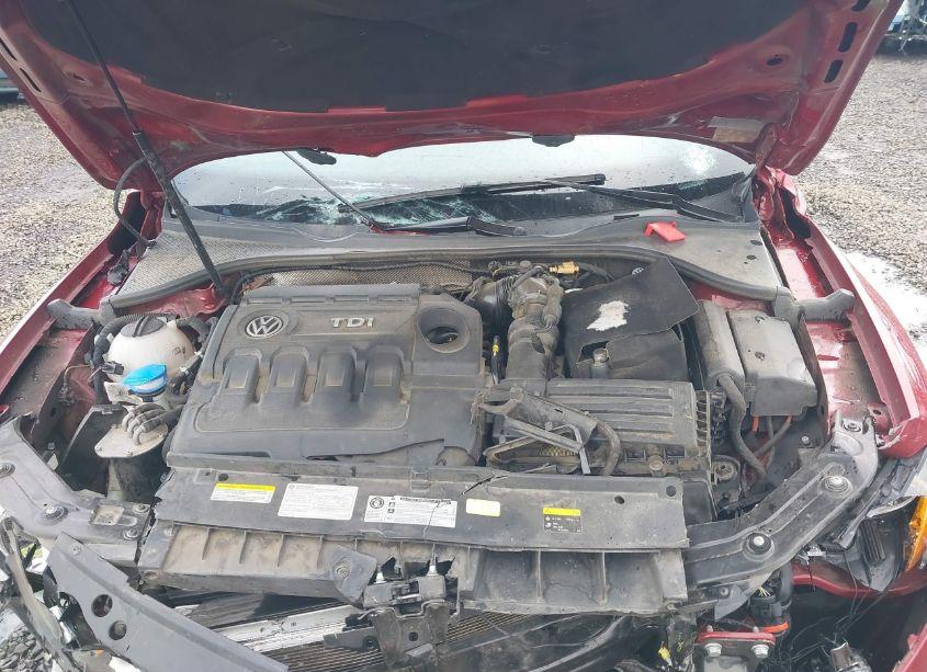 Photo 10 of 2015 Volkswagen Passat 2.0L TDI SE (VIN 1VWBV7A35FC013987)