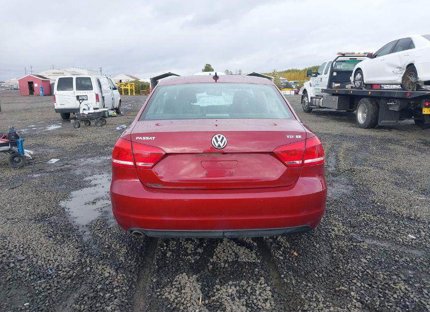 Photo 16 of 2015 Volkswagen Passat 2.0L TDI SE (VIN 1VWBV7A35FC013987)