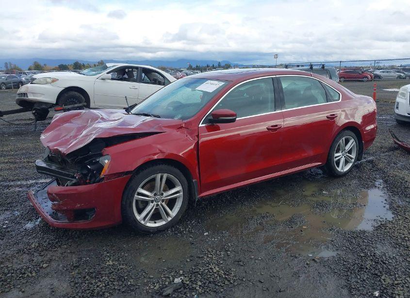 Photo 2 of 2015 Volkswagen Passat 2.0L TDI SE (VIN 1VWBV7A35FC013987)