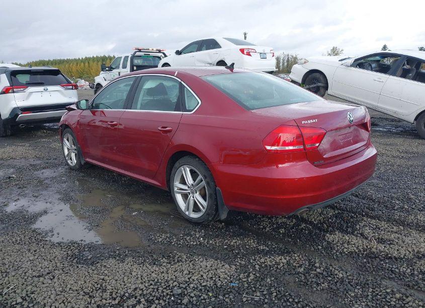 Photo 3 of 2015 Volkswagen Passat 2.0L TDI SE (VIN 1VWBV7A35FC013987)