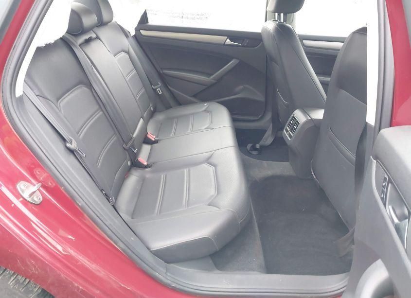 Photo 8 of 2015 Volkswagen Passat 2.0L TDI SE (VIN 1VWBV7A35FC013987)