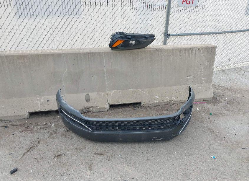 Photo 12 of 2015 Volkswagen Passat 2.0L TDI SE (VIN 1VWBV7A36FC059537)