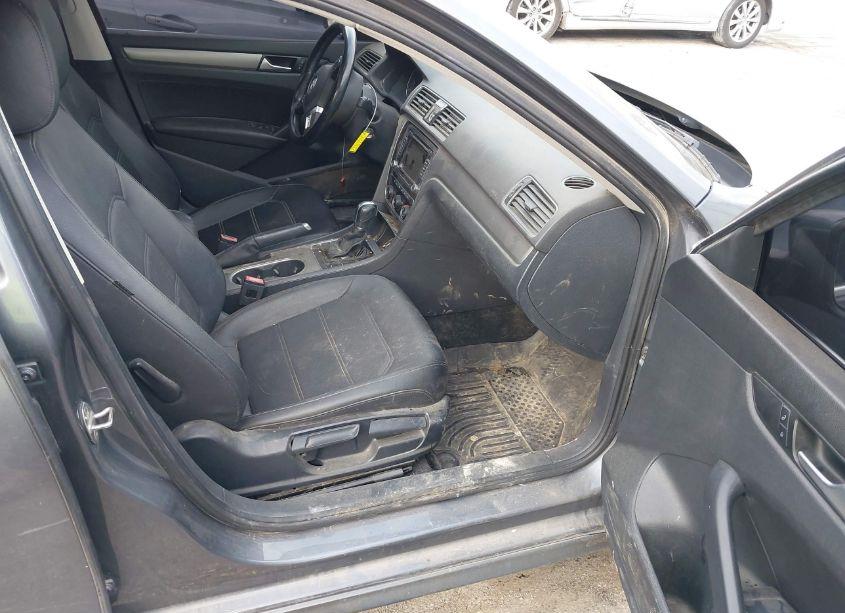 Photo 5 of 2015 Volkswagen Passat 2.0L TDI SE (VIN 1VWBV7A36FC059537)