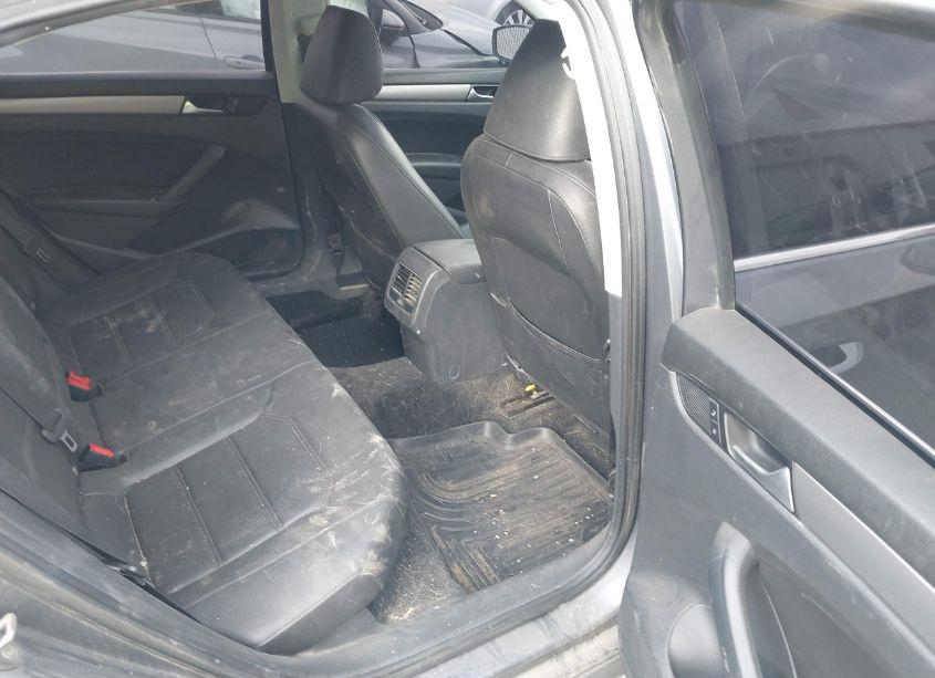 Photo 8 of 2015 Volkswagen Passat 2.0L TDI SE (VIN 1VWBV7A36FC059537)