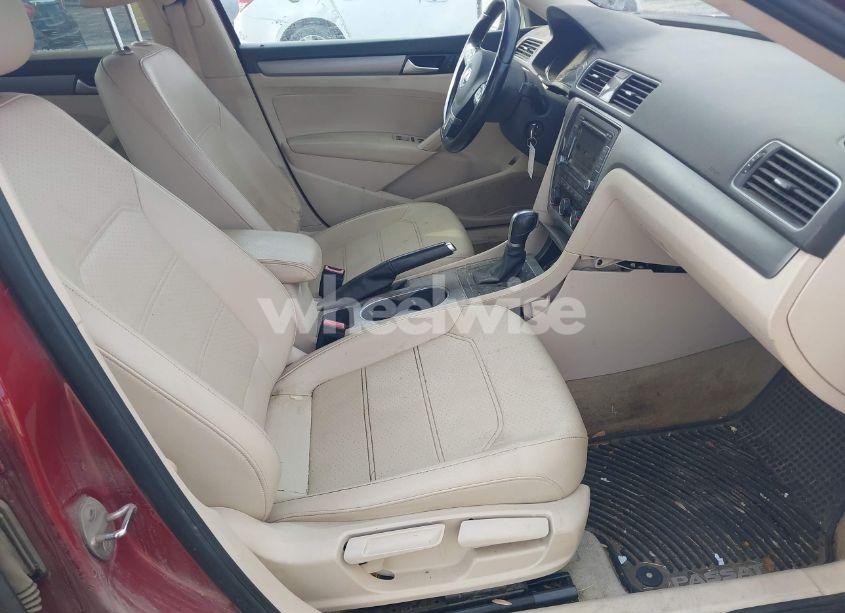 Photo 5 of 2015 Volkswagen Passat 2.0L TDI SE (VIN 1VWBV7A37FC083426)