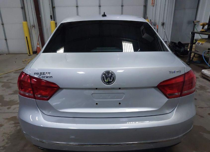 Photo 16 of 2015 Volkswagen Passat 2.0L TDI SE (VIN 1VWBV7A37FC108633)