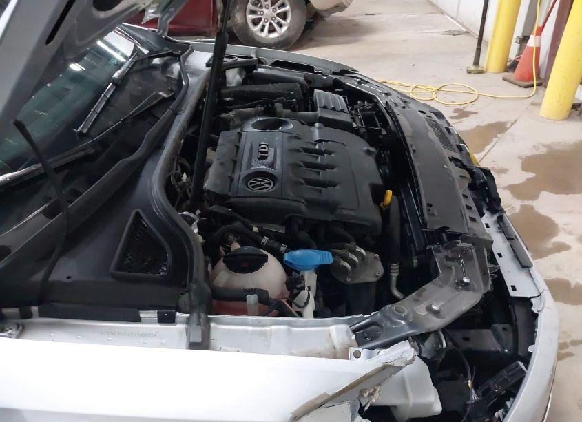 Photo 17 of 2015 Volkswagen Passat 2.0L TDI SE (VIN 1VWBV7A37FC108633)