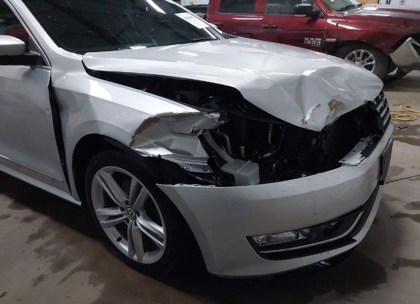 Photo 6 of 2015 Volkswagen Passat 2.0L TDI SE (VIN 1VWBV7A37FC108633)