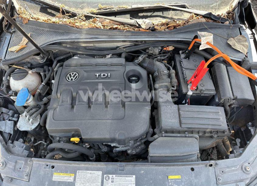 Photo 10 of 2015 Volkswagen Passat 2.0L TDI SE (VIN 1VWBV7A38FC025826)